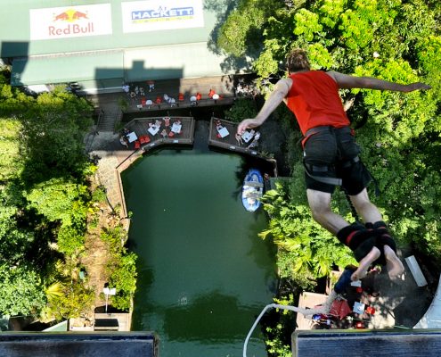 Simon Heyes - bungee jump - Cairns, Australia