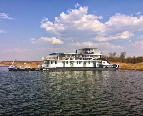 Umbozha - A Lake Kariba houseboat - Zimbabwe