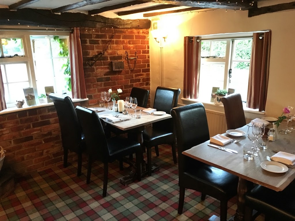 Indoor dining table - Bricklayers Arms, Flaunden