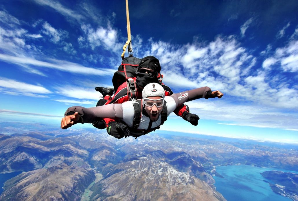 Simon Heyes, skydiving in New Zealand