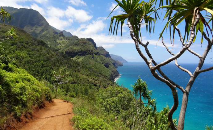 Hiking trails around Na Pali, Hawaii