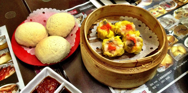 Char sui buns and shrimp dumplings - foodie tour