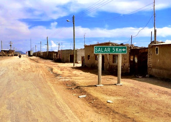 A sign pointing the way to the Salar - Uyuni town, Bolivia