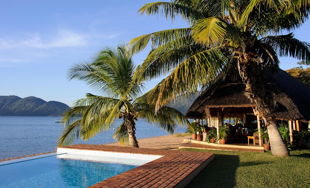 Danforth Yachting's small pool and thatched gazebo